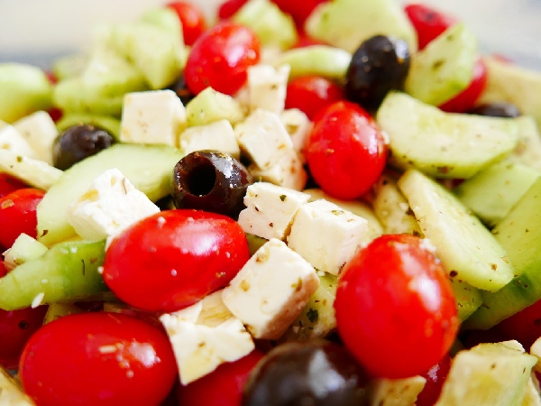 paros-olive-oil-tasting-food-pairing-greek-salad