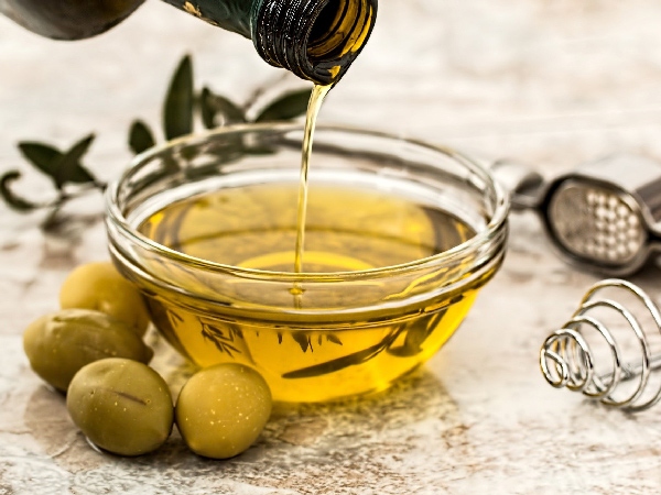 paros-olive-oil-tasting-bowl-and-unripe-olives